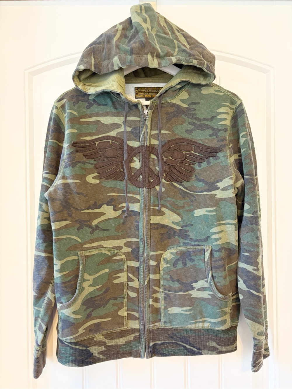 VINTAGE Lucky Brand Camo Heart Hooded Sweatshirt